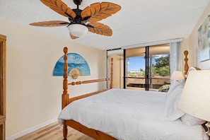 Apartment, 1 King-Bett und Schlafsofa (Kona Pacific A305, Top Floor, Ocean V) | 1 Schlafzimmer