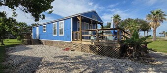 Tiny Home Walking Distance to the Beach