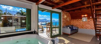 ChalƩ com Jacuzzi e Vista Mar - PLH007