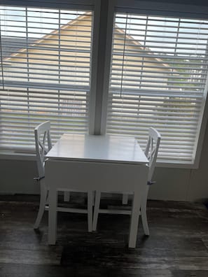 Dining - Great Escape! Beautiful 2-bedroom house in friendly Perdido Key. Pet friendly! (Pensacola)