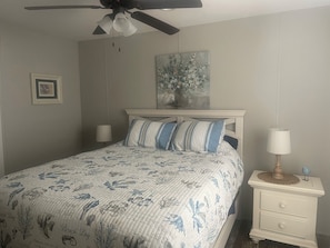 Iron/ironing board, Internet, bed sheets - Great Escape! Beautiful 2-bedroom house in friendly Perdido Key. Pet friendly! (Pensacola)