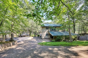 Exterior - Lake Hamilton Retreat w Private Dock & Deck (Hot Springs)