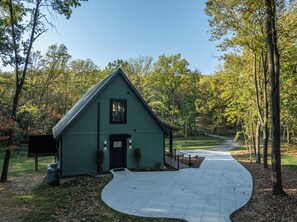 Exterior - Tranquil Wooded Setting With Hot tub (Dover)