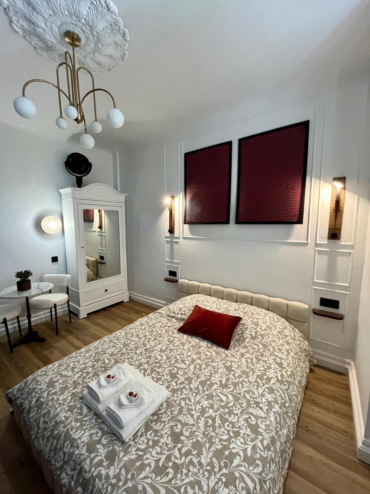 WiFi, bed sheets