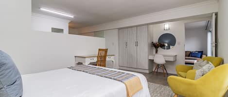 4 bedrooms, iron/ironing board, travel cot, free WiFi