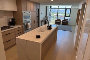 Private kitchen - 3 Bedroom at Aqua (Kelowna)