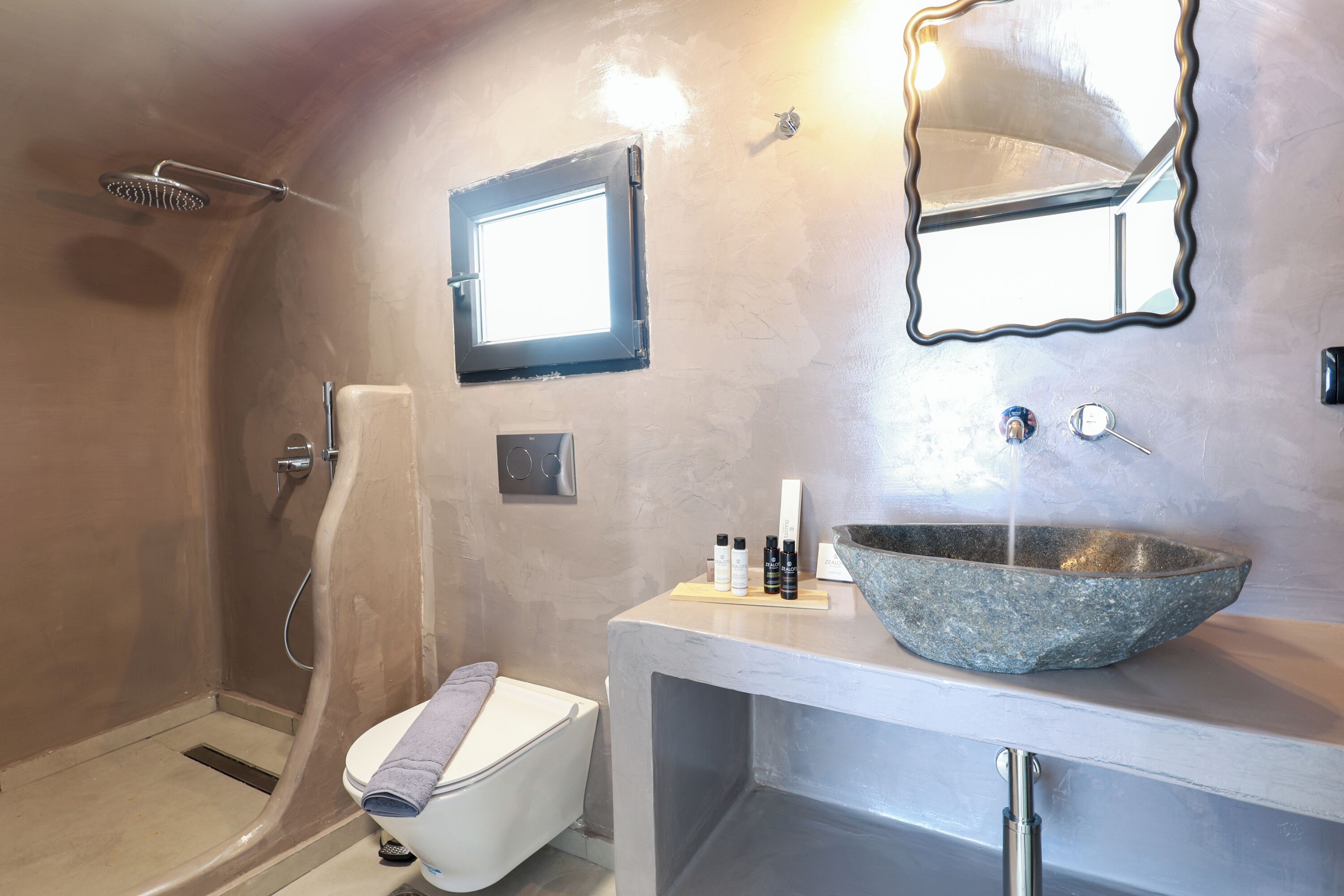 Dome Suite with Sea View & Hot Tub | Bilik Mandi | Pancuran mandi, pengering rambut, tuala disediakan, sabun 