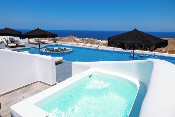 Deluxe Suite, Sea View | Private spa tub - Gold Diamond Luxury Suites (Santorini)