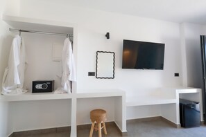 Superior Double Room, Sea View | Premium bedding, in-room safe, individually decorated - Gold Diamond Luxury Suites (Santorini)