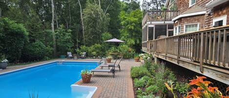 Outdoor pool, a heated pool