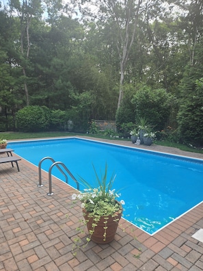 Outdoor pool, a heated pool -  Discover the charm of Sag Harbor with this  August rental with pool and hot tub (Sag Harbor)