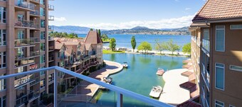 Luxury Lakeside Penthouse - Discovery Bay Resort
