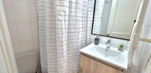 Apartment | Badezimmer | Dusche
