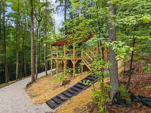 Exterior - Whitney Nook: The Ultimate Cozy & Connected Couples’ Hideaway (Campton)