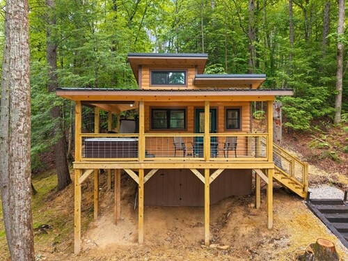 Whitney Nook: The Ultimate Cozy & Connected Couples’ Hideaway