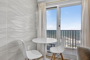 Dining - Beachfront Condo dr 1402 (Virginia Beach)