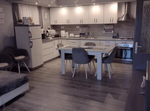 Apartment (Three Bedroom Apartment with Hot Tub) | Dining room - Mare`s Home (Sibenik)