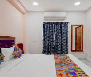 Desk, laptop workspace - Embassy Gate Residency  (Chennai)