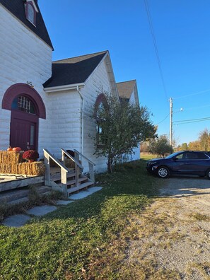 Exterior - All the Comforts of Home Just 5 minutes from 5 of Lake Huron's Best Beaches! (Ft. Gratiot)