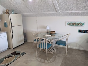 Dining - All the Comforts of Home Just 5 minutes from 5 of Lake Huron's Best Beaches! (Ft. Gratiot)