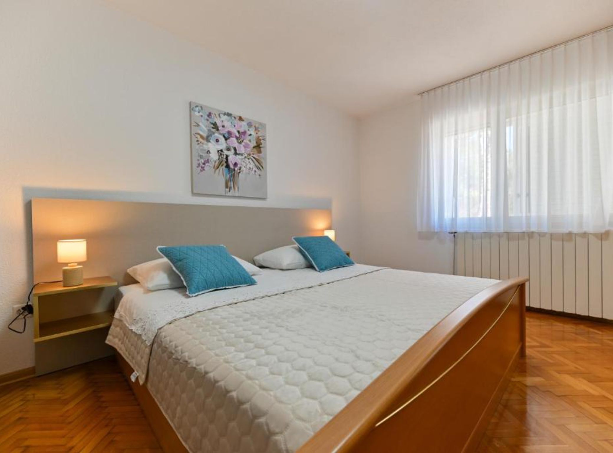8 habitaciones y wifi gratis 