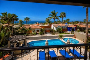 Pool - 2-Bedroom Luxury Beachfront Condo | Stunning Ocean Views | Cabo San Lucas (El Paraje)