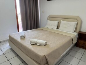 Standard Studio - Zac & Georgio Studios (Skafidaras)