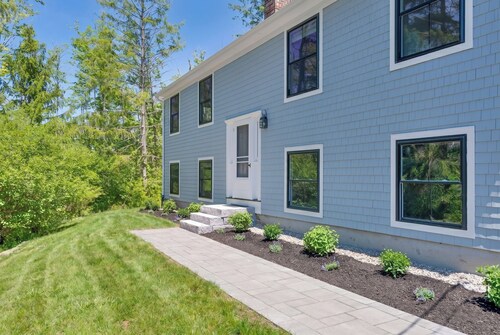 Walk to Beach|Sleeps 10| Fire Pit|Hot Tub| Games