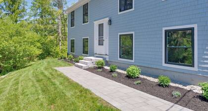 Walk to Beach|Sleeps 10| Fire Pit|Hot Tub| Games
