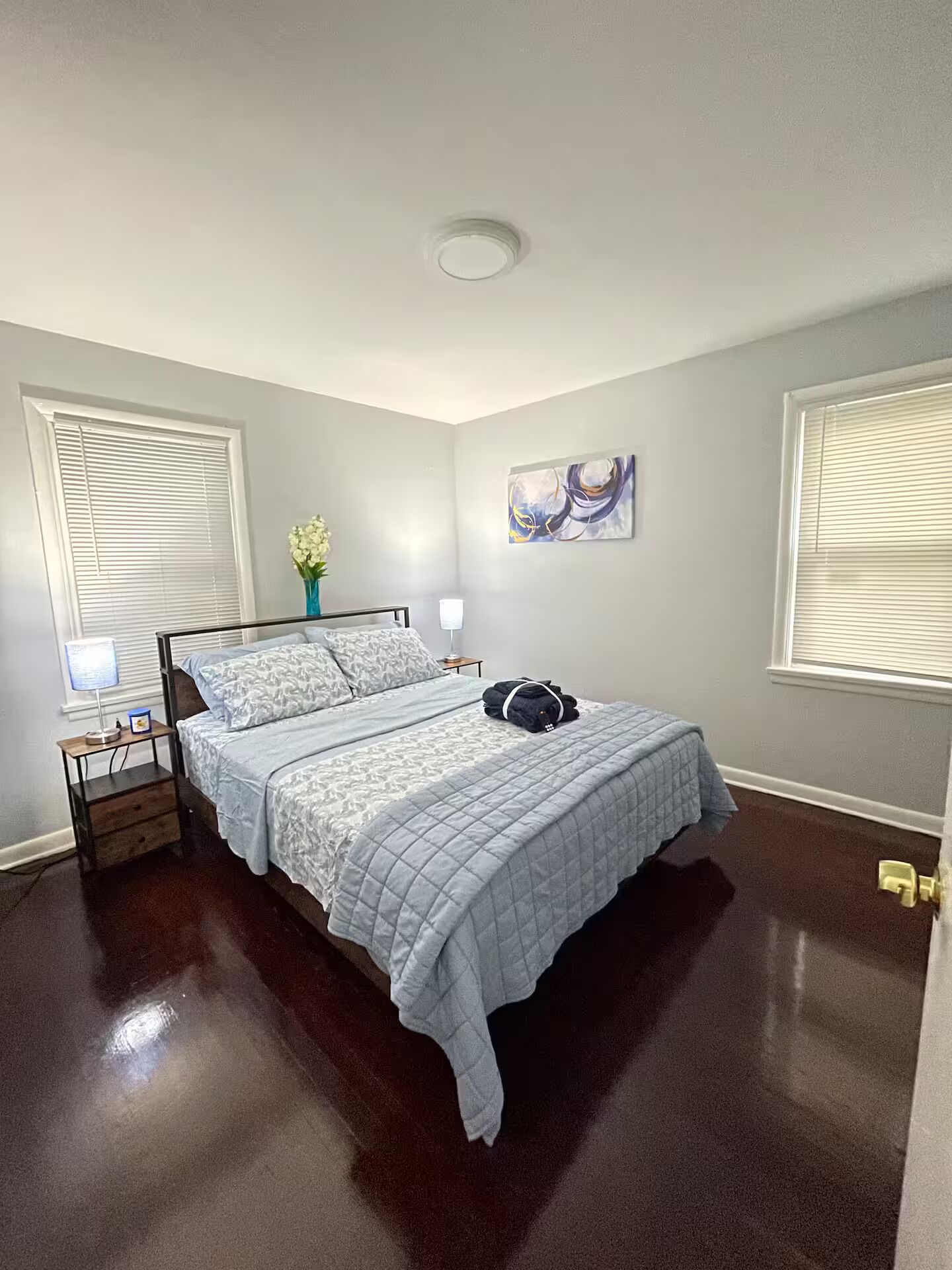 3 bedrooms, desk, iron/ironing board, free WiFi