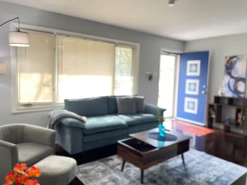 Sapphire Oasis w/ Gym. Coffee Station and & Standing Desk!