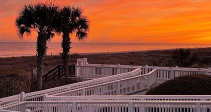 Coastal Luxury Retreat at Winding River – Beach, Golf, Marina & Pools