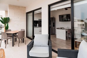 Interior - Modern 1BR Near 5th Ave | Hotel Amenities (Playa del Carmen)
