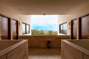 Interior - Modern 1BR Near 5th Ave | Hotel Amenities (Playa del Carmen)