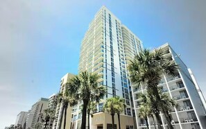 Exterior - Oceanfront 1BR Suite July 4th Week Sleeps 4 (mrytle beach)