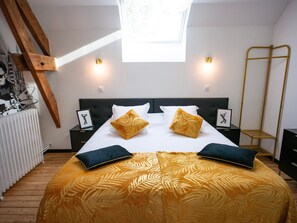 6 bedrooms, iron/ironing board, free WiFi, bed sheets - Les Clés de Censibele - Charmant gîte pour 12 (Braye)