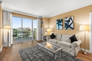 TV - Perfect Condo on Las Vegas Strip w/ Jacuzzi Tub! (Las Vegas)