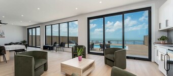 20 Spacious Bay