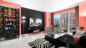 TV, fireplace, stereo