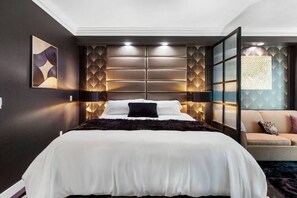 Room - All-In on the Strip | Poker Studio + Balcony (Las Vegas)