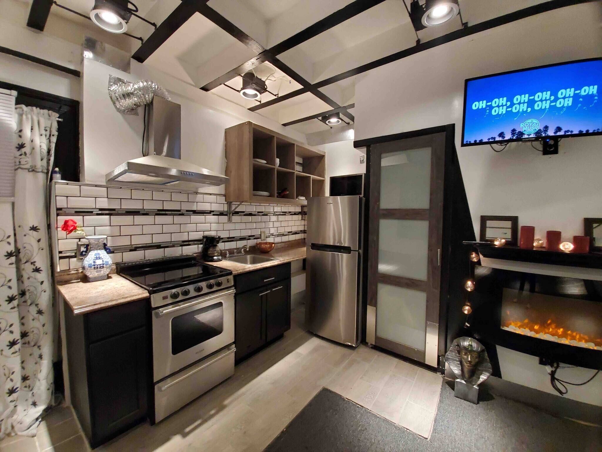 Apartment, 1 Bedroom, Smoking, Fireplace | Interior