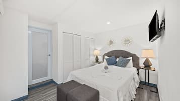 Iron/ironing board, bed sheets