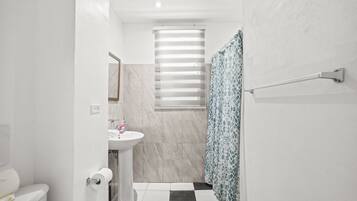 Shower, towels