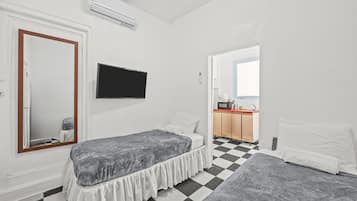 Iron/ironing board, bed sheets