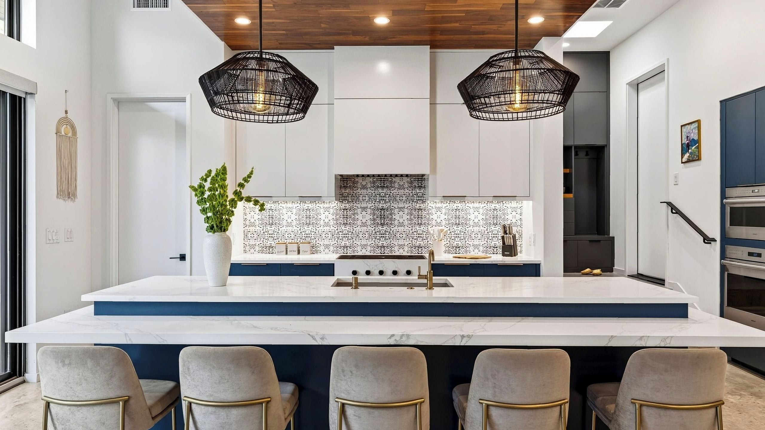 House (5 Bedrooms) | Interior