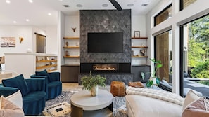 House (5 Bedrooms) | Interior