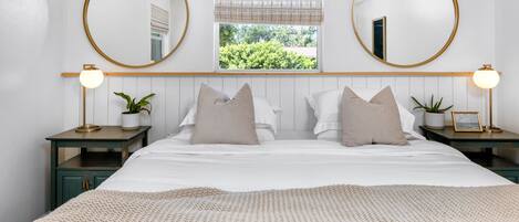 3 bedrooms, travel crib, free WiFi, bed sheets