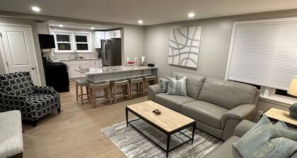 King on-suite 4 Bedroom 3 Bath House Near Stadium