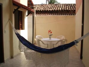 Outdoor dining - Cozy house in Búzios for families, 7 minutes from Rua das Pedras. (Armação dos Búzios)