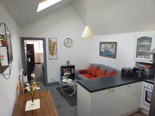 Highland Hideaway Southsea Stylish Coastal Stay